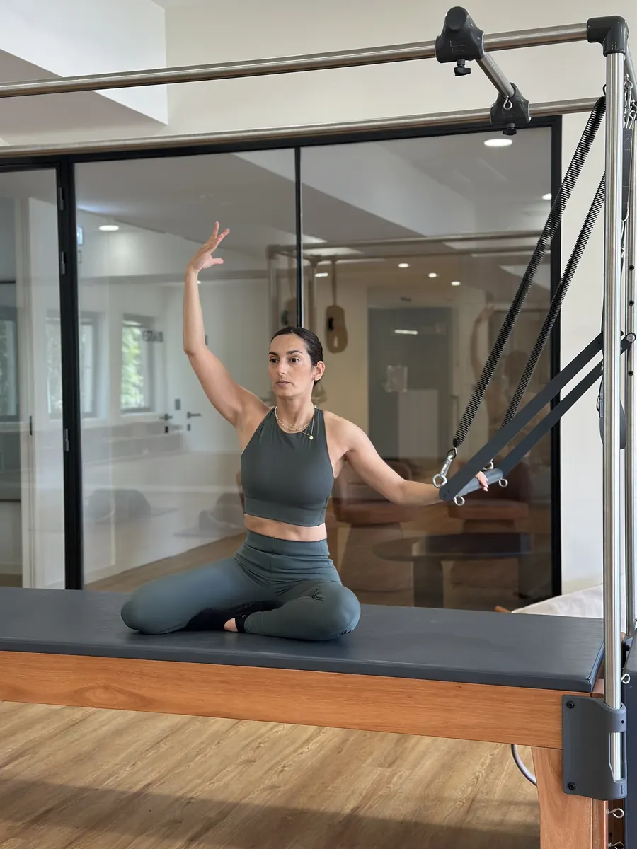 Sessão de Pilates Clínico no cadillac